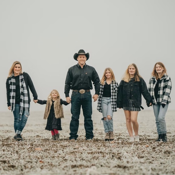 Meet your posher Amber! - Picture 4 of 6